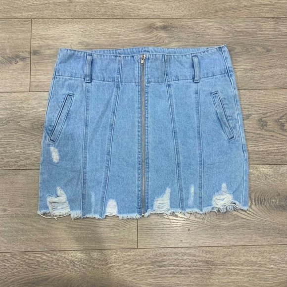 Forever 21 Denim Mini Skirt - Picture 2 of 6